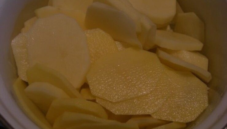 Картофель в духовке с сыром – Шаг 1