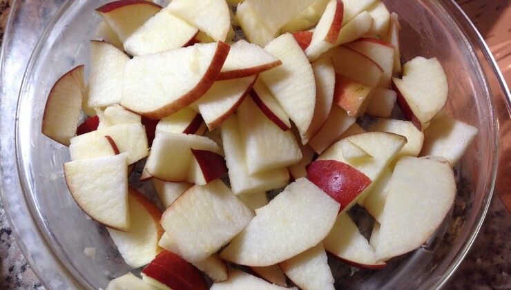 Яблочная шарлотка - кулинарный рецепт – Шаг 1