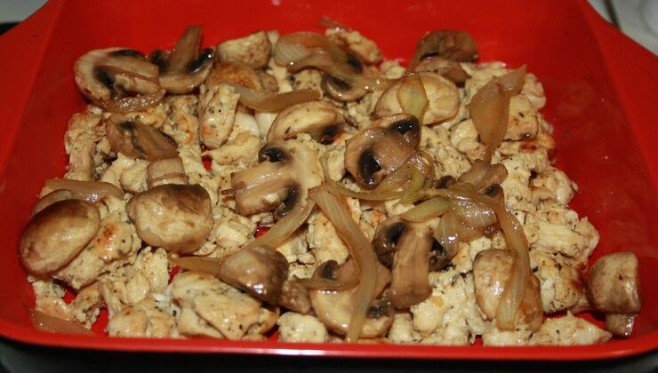 Как лучше всего запечь курицу с грибами? – Шаг 5