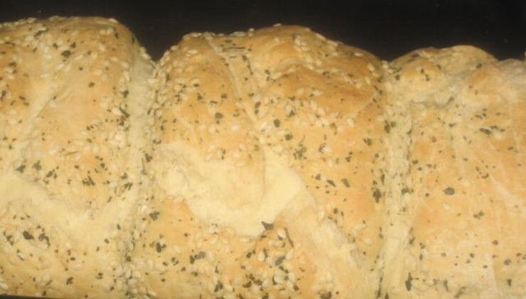 Сербский хлеб «Погачице» на топленом молоке.