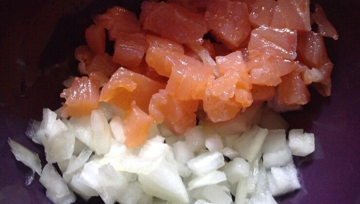 Простой салат с лососем – для простых любителей простоты! – Шаг 1