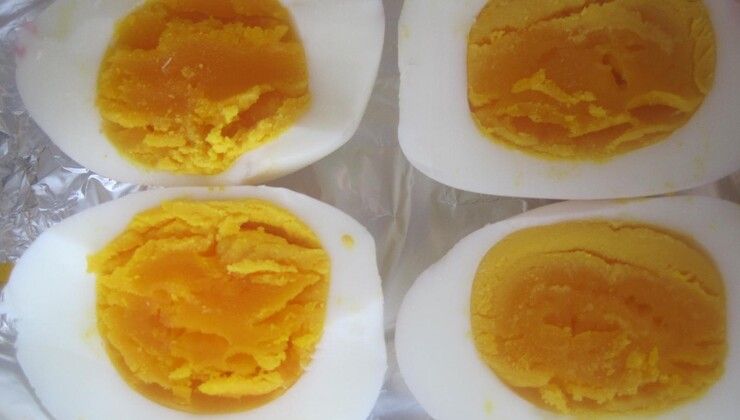 Сытный завтрак из яиц с горчицей и сыром – Шаг 1