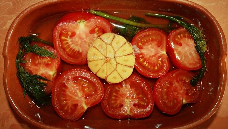 Вкусные солёные помидоры