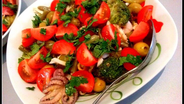 Салат из морепродуктов с зелеными оливками – Шаг 6