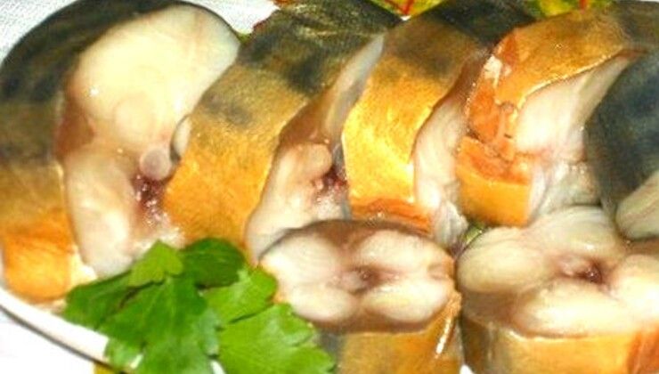 Рыбные блюда: как приготовить скумбрию в рассоле?