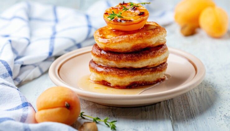Сырники в духовке с абрикосами. Простой и вкусный рецепт