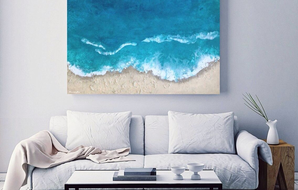 Картины с морским пейзажем к синему дивану - какую бы вы выбрали?