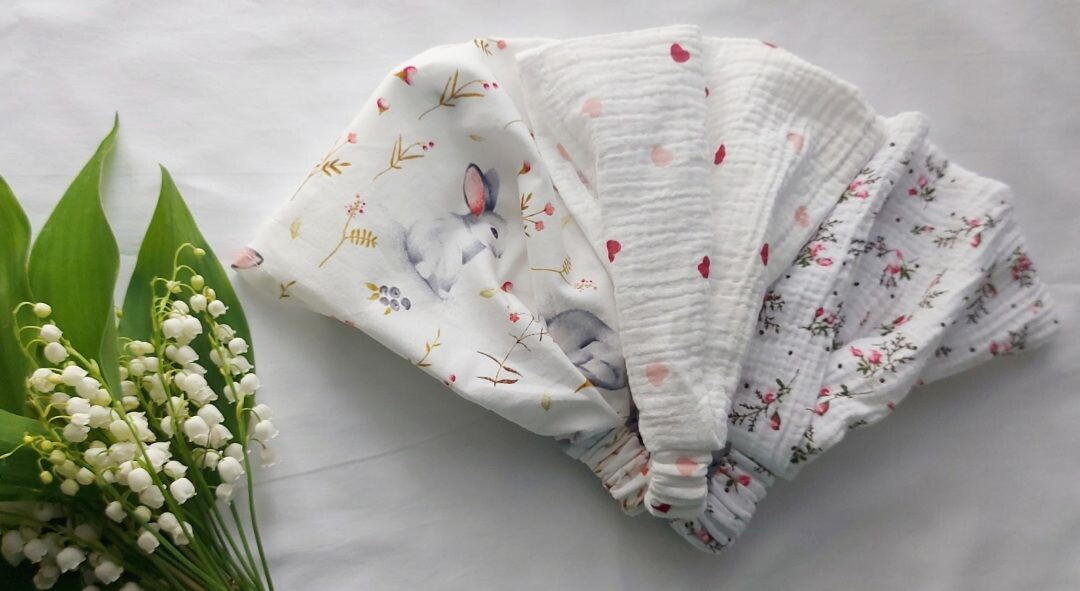 Косыночки в нежной расцветке для маленькой крошечки💕