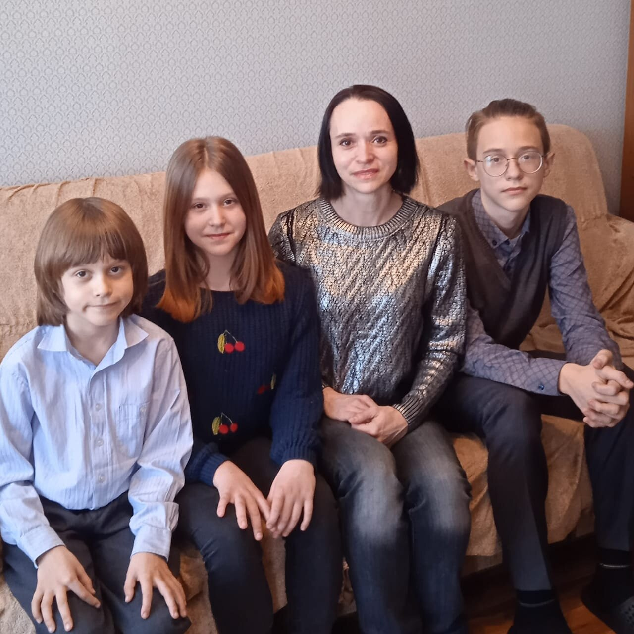 Привет всем. Мы ещё не дома.