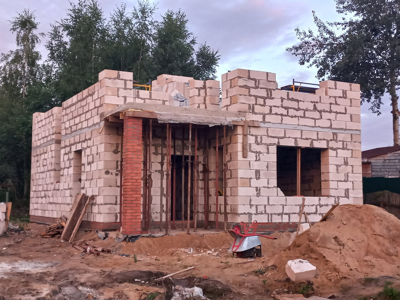 Растёт, растёт наш красавец