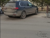 Зачем так парковаться?!