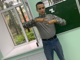 Неужели и правда не красиво и не модно пострижен?