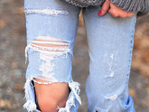 Рваные коленки на джинсах откуда пошло?