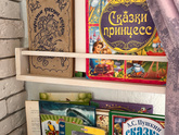 Какие у вас полки для книг? Может стеллажи?