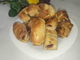 Сдобные булочки с яблоками и корицей