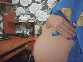 Покажите свои животики.