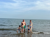 1 мая, купались в море.