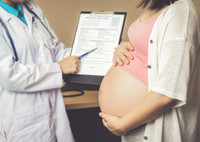 Каких врачей нужно посетить при беременности
