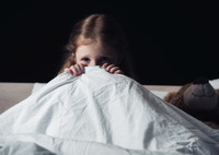 Никтофобия у ребенка - как избавиться от боязни темноты