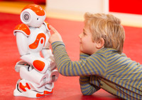Будущее уже наступило: в детских садах Сеула появились... роботы-воспитатели