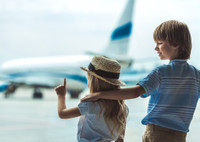 7 полезных «фишек» для родителей, путешествующих с детьми на самолете