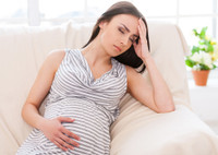 И голова не болит: эксперты пояснили, как беременность лечит мигрень