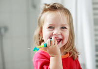 Зубная щетка для ребенка: делаем правильный выбор