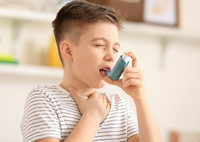 Детская астма: кто находится в группе риска и когда нужно срочно обращаться к врачу