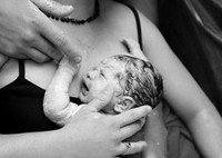Первый крик: 25 фото новорожденных, которые только-только появились на свет