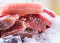 Как разморозить мясо правильно и быстро: советы для хозяек