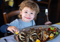 Рыба в детском питании: что нужно знать и чего опасаться?