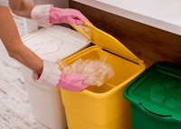 Как организовать раздельный сбор мусора на кухне: изучаем системы хранения