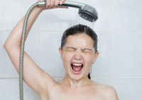 Эксперт пояснил, в какое время и как нужно принимать прохладный душ с пользой для здоровья