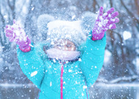 Снежные забавы: 10 бюджетных зимних игрушек для детей