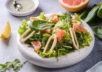 Полезные моллюски: 10 вкусных салатов с кальмарами