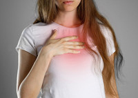 Боль в груди: причины боли в области грудной клетки
