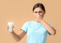 Кислый запах выделений у женщин – норма или гинекологическое заболевание