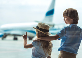 7 полезных «фишек» для родителей, путешествующих с детьми на самолёте
