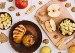 Не только шарлотка: 15 простых рецептов из яблок