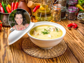 Екатерина Волкова поделилась фирменным рецептом постного супа с грибами и манкой