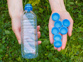Бесплатная игрушка: как сделать вместе с ребенком машинку из пластиковой бутылки