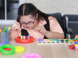 Игрушки для детей с аутизмом: на что нужно обратить внимание