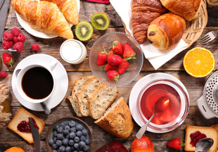 Едим на завтрак: эксперты назвали продукт, который уменьшает тягу к сладкому на весь день