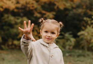 Техника пяти пальцев: клинический психолог предложила действенный способ быстро успокоить ребенка