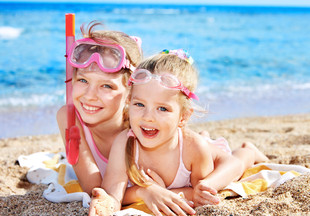 Безопасность на пляже: 5 важных правил, которые надо соблюдать взрослым и детям