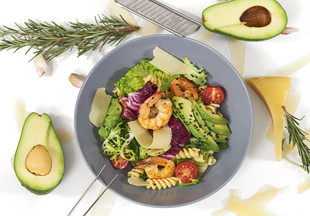 Вкусно и полезно: топ-15 салатов с авокадо