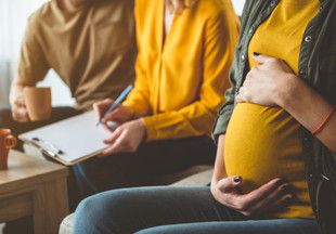 Беременность по контракту. Как стать суррогатной матерью?