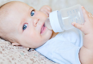 Нужно ли давать воду новорожденным?