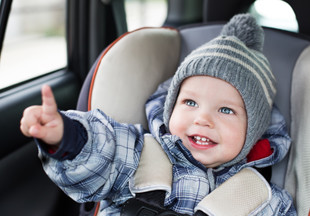 Советы доктора Комаровского: как возить ребенка зимой в автокресле