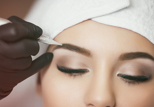 Перманентный макияж бровей: стоит ли делать, сколько держится